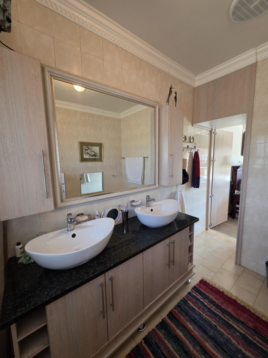 3 Bedroom Property for Sale in Naudeville Free State